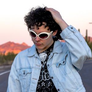 Meet your Posher, Gomez